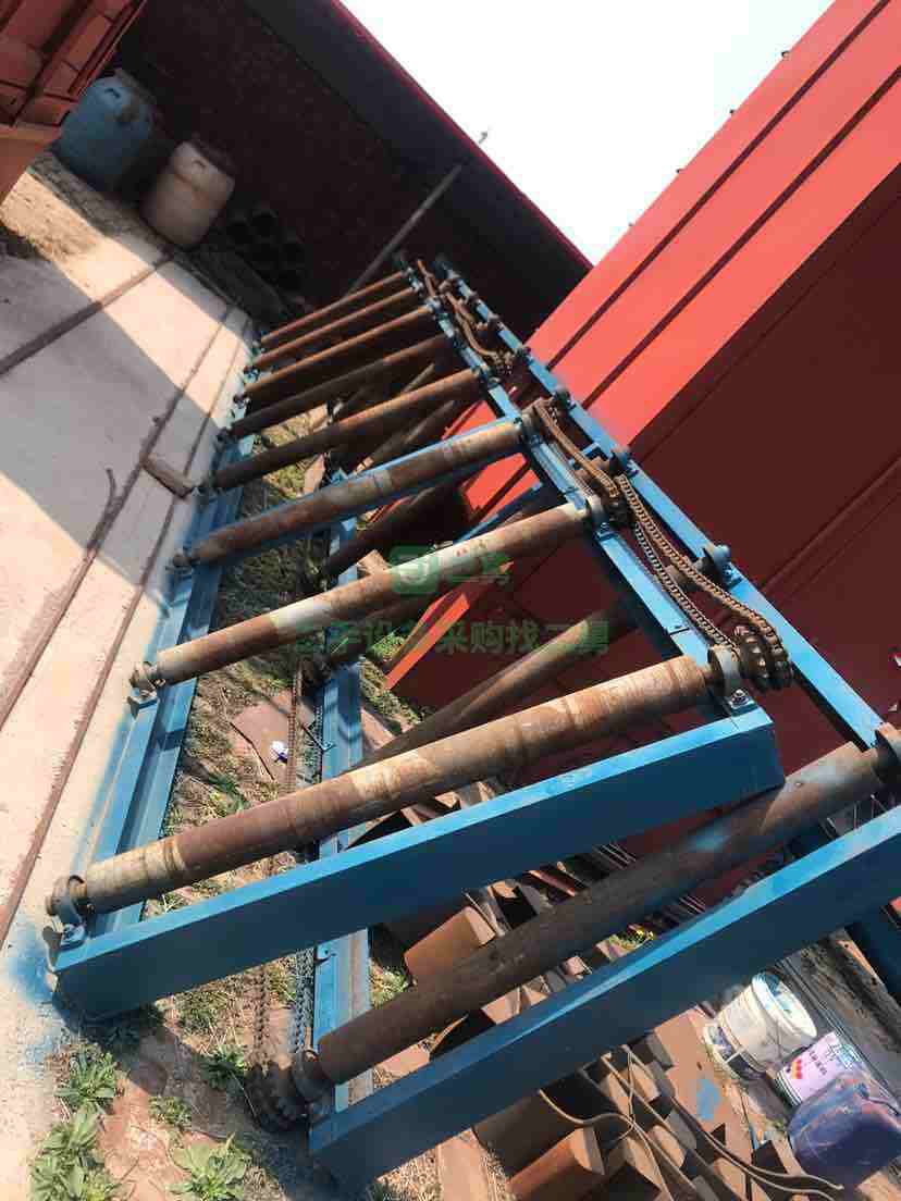 出售通過式鋼結構拋丸機，門口尺寸1X1.8，一邊10米軌道。八個11高效拋丸器。脈沖除塵，接電能用價格不高