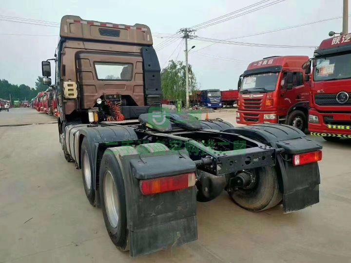 出售牽引車，一汽解放J6P460馬力國五排放