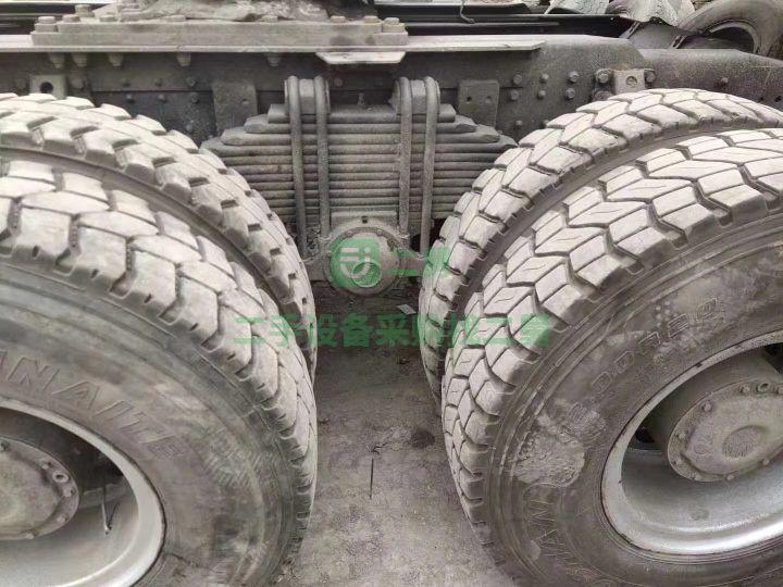 出售陜汽德龍X3000牽引車500馬力