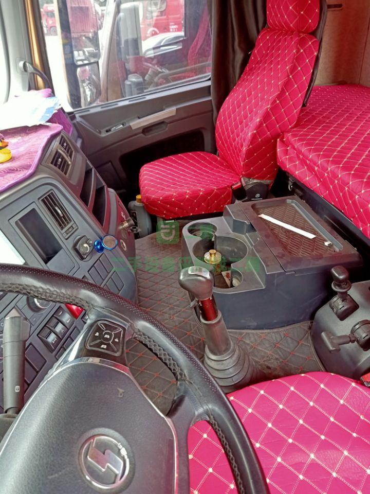 出售18年牽引車陜汽重卡德龍X3000黃金版雙驅重體550馬力可分期付