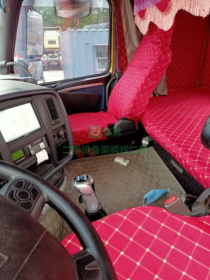 出售17年重汽豪沃T7牽引車 雙驅輕體國五排放540馬力可分期付款