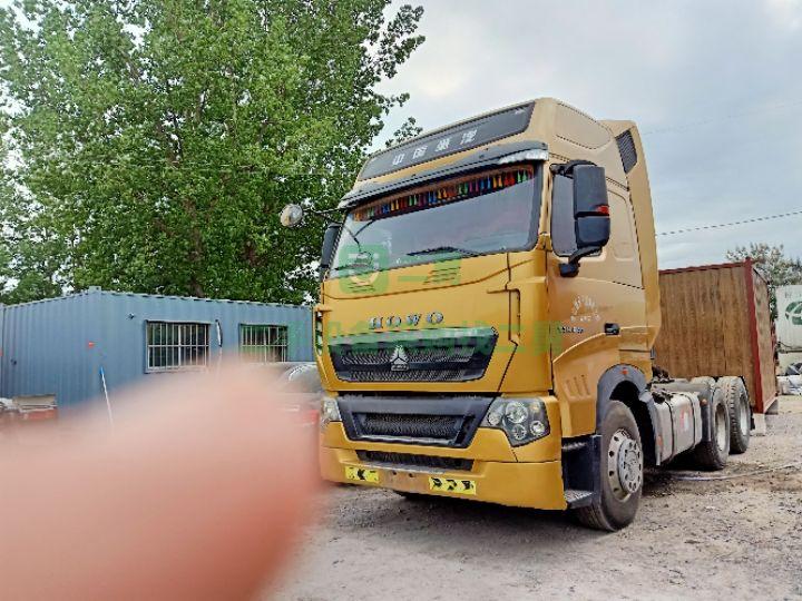 出售17年重汽豪沃T7牽引車 雙驅輕體國五排放540馬力可分期付款