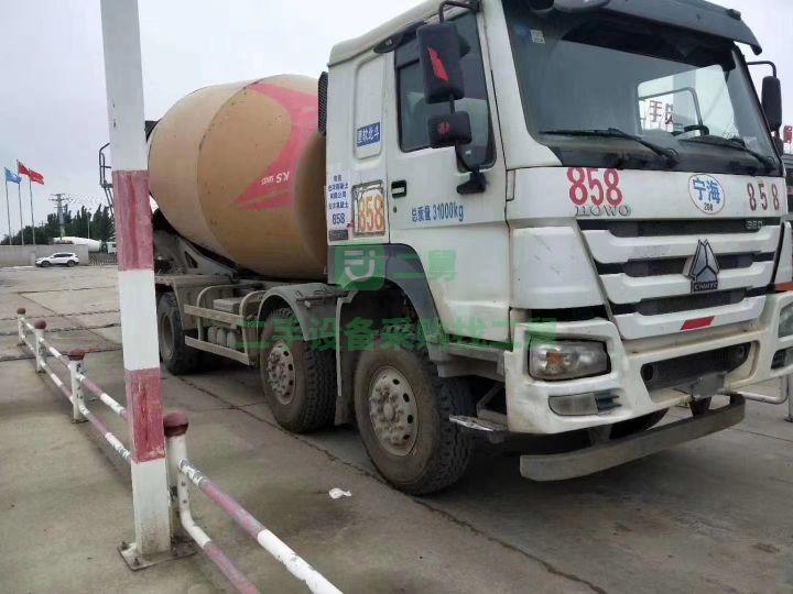 出售4臺豪沃攪拌車，17年低國5，標20方，原車原版