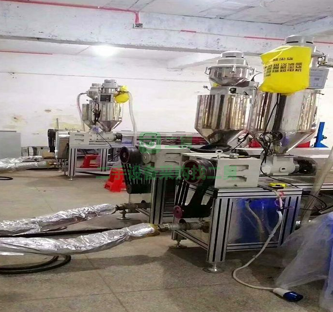 轉(zhuǎn)讓出售二手九成新熔噴布機(jī)