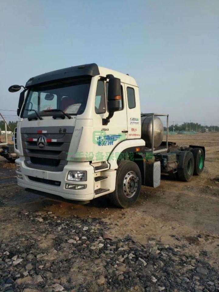 出售17年豪瀚天然氣牽引車，LNG430馬力，德國曼發動機。