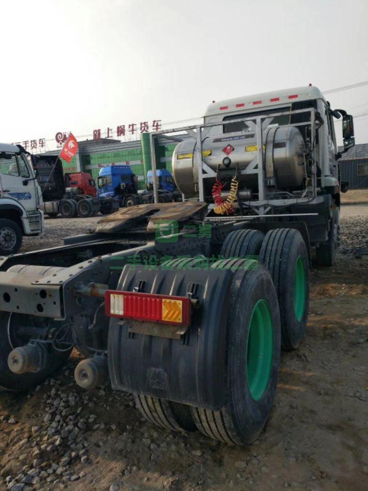 出售17年豪瀚天然氣牽引車，LNG430馬力，德國曼發動機。