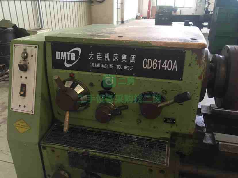出售2臺大連6140加工1米 車床安裝少用 成色新