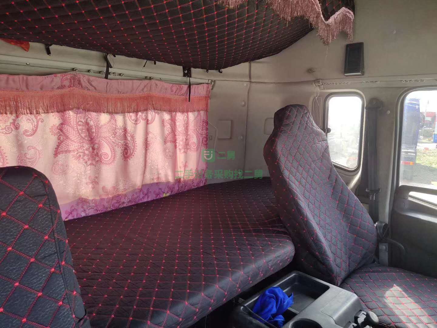 出售二手新款天龍VL雙驅輕體牽引車，國五排放