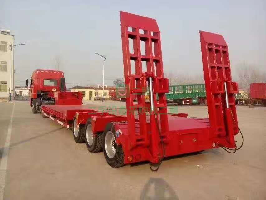 出售購機平板掛車，支持分期付款