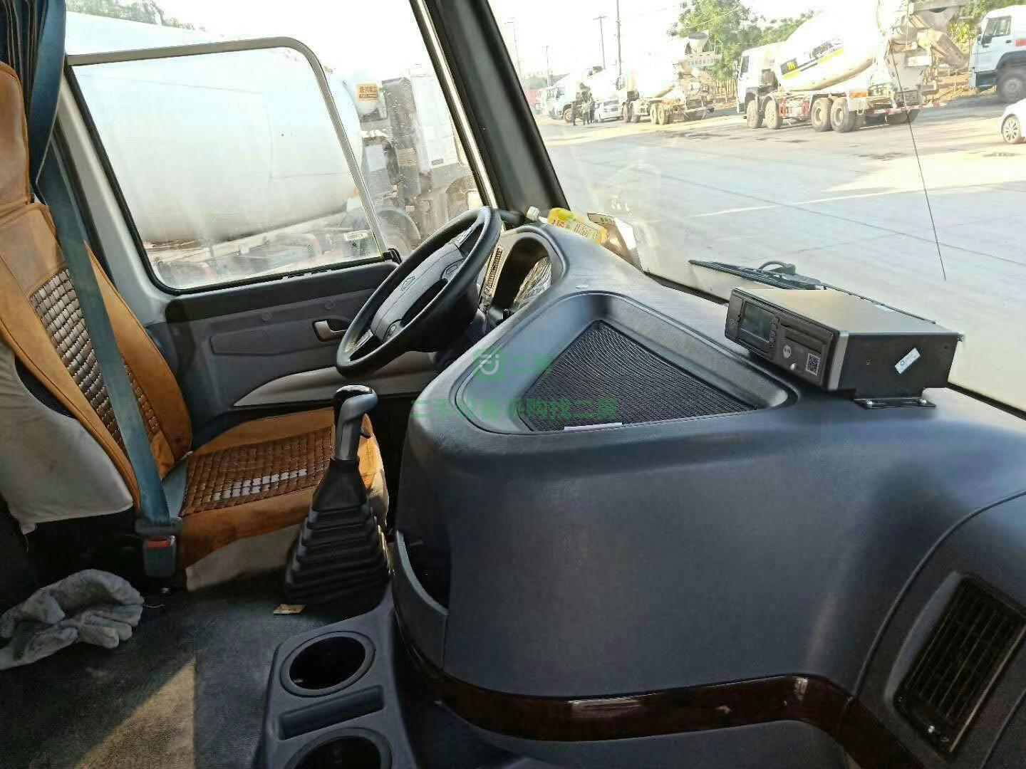 出售19年精品豪沃國五大14拉16方攪拌車唐山鴻達上裝