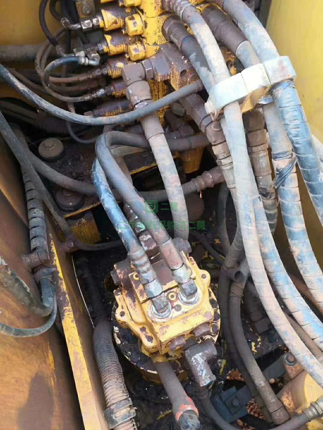 出售16年小松130-7，低價等錢急售， 小松130-7二手挖掘機