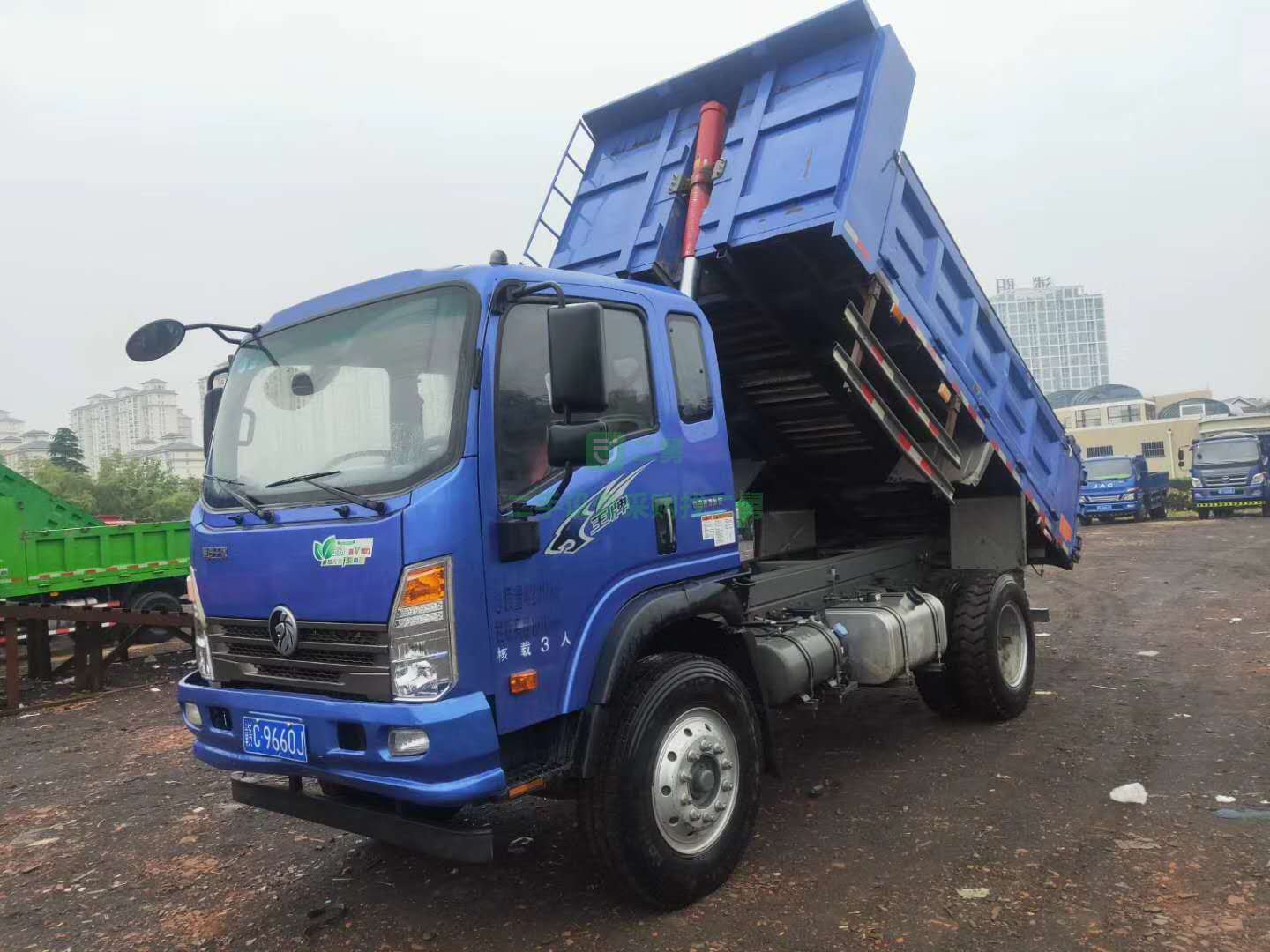 出售18年12月份 ，玉柴140機(jī)器153后橋自卸車(chē)
