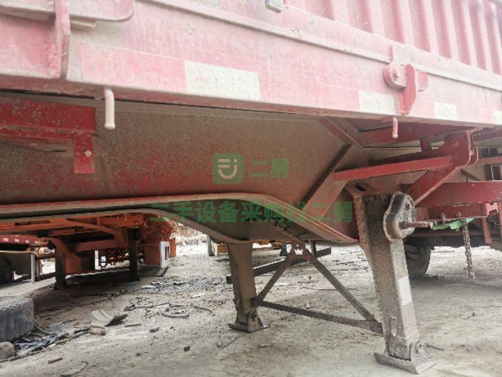 轉(zhuǎn)讓出售二手八成新側(cè)翻自卸車