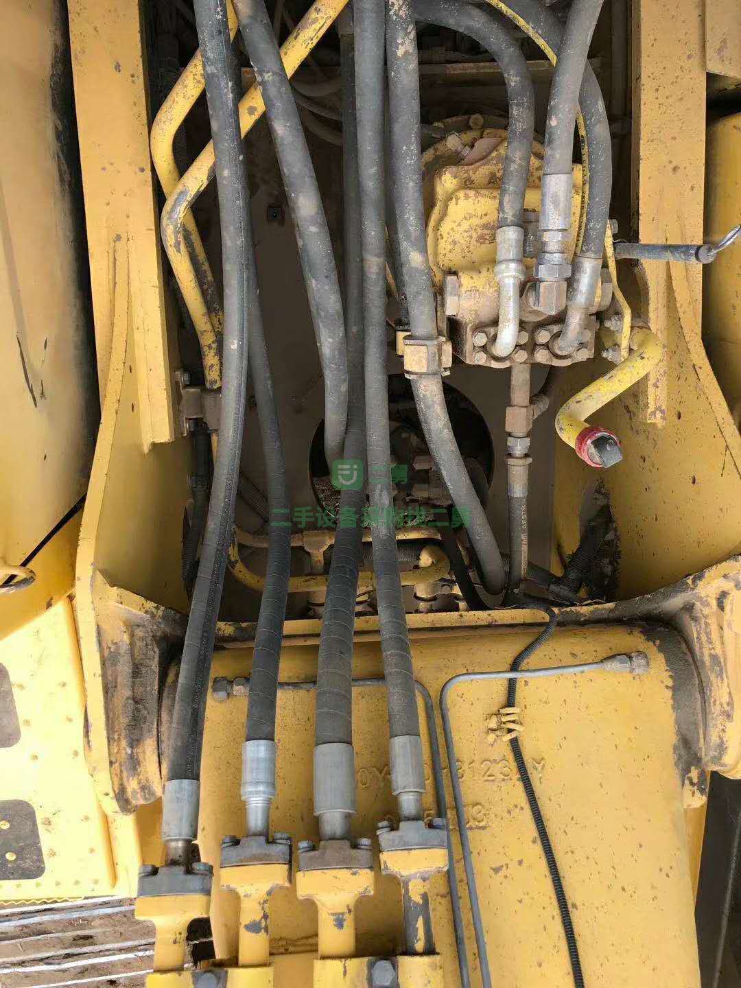 出售16年小松200-8，低價等錢急售，小松200-8二手挖掘機