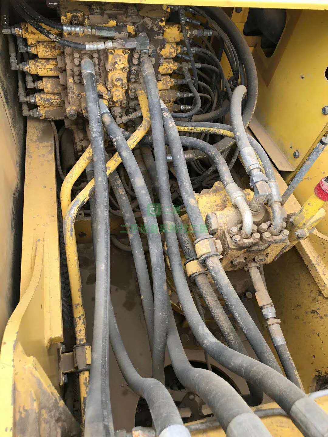 出售16年小松200-8，低價等錢急售，小松200-8二手挖掘機