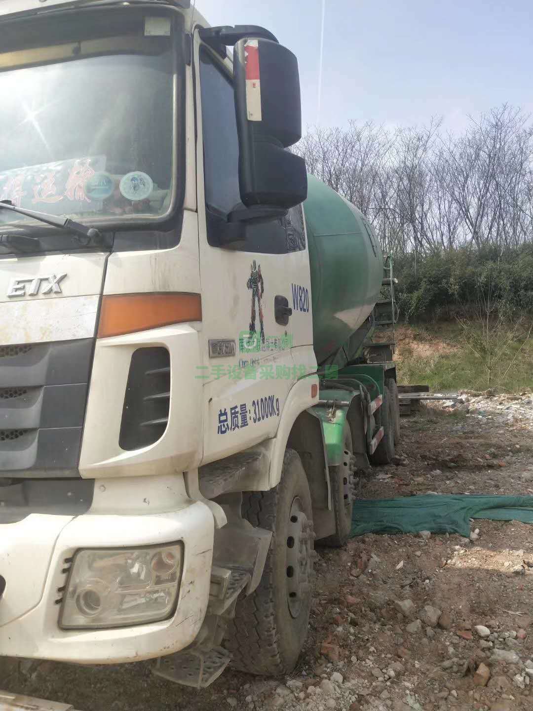 出售歐曼國四大16方雷薩上裝攪拌車