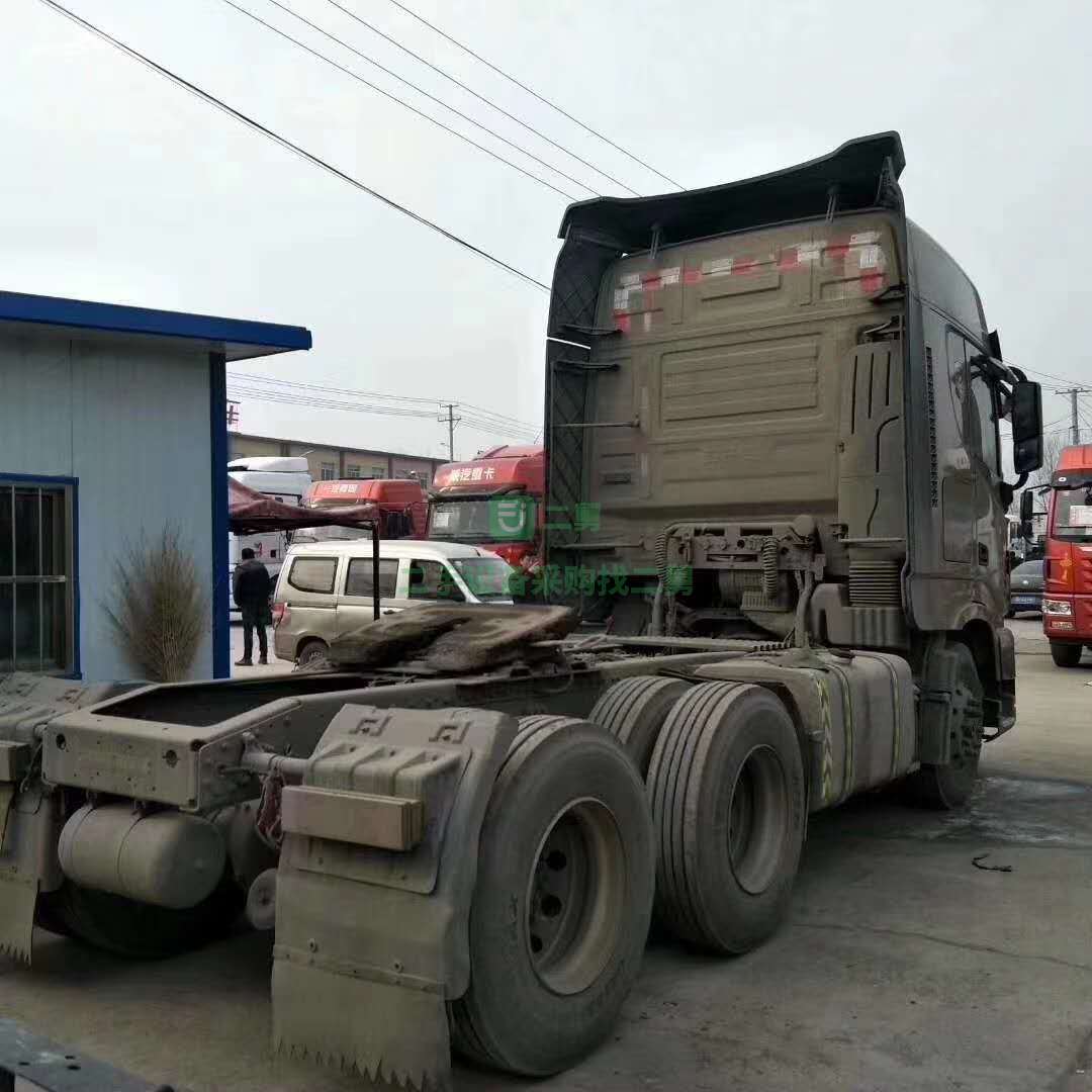 出售東風(fēng)天龍17年的380馬力雙驅(qū)牽引車