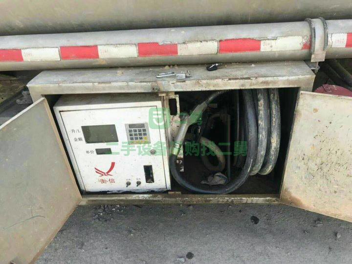 轉(zhuǎn)讓出售二手5噸油罐車