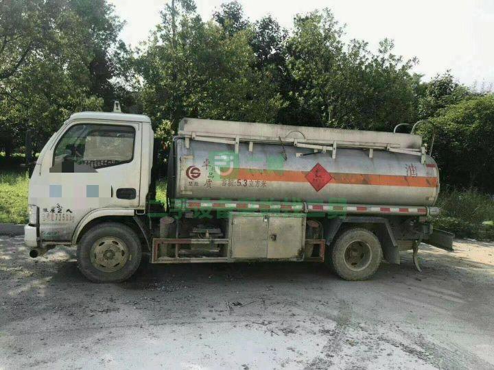 轉(zhuǎn)讓出售二手5噸油罐車