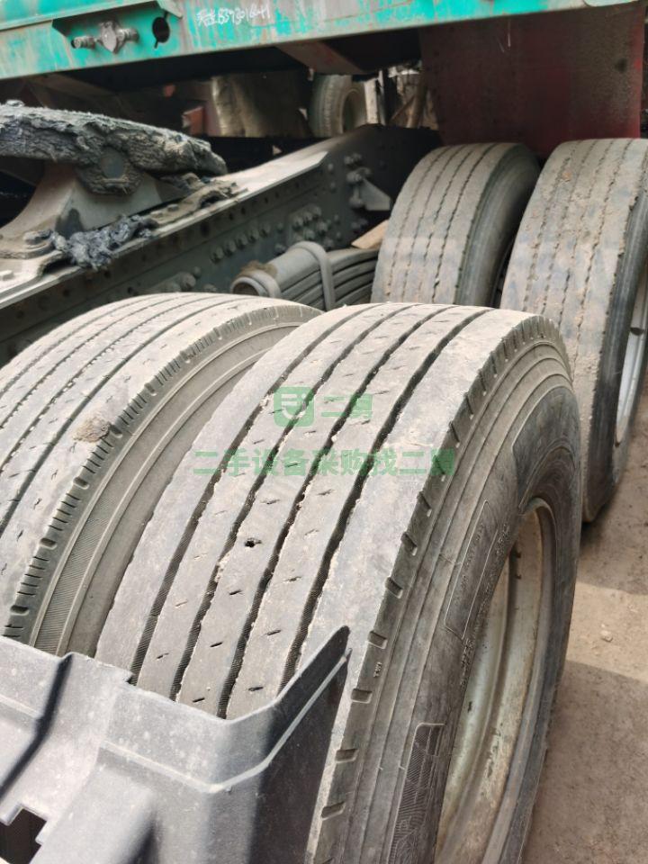 出售二手的九成新的解放J6P420牽引車