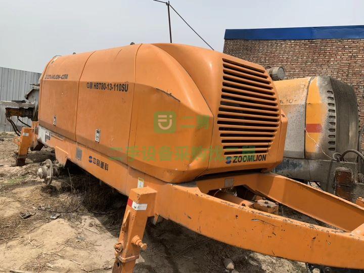 出售中聯(lián)重科運(yùn)送泵車(chē)
