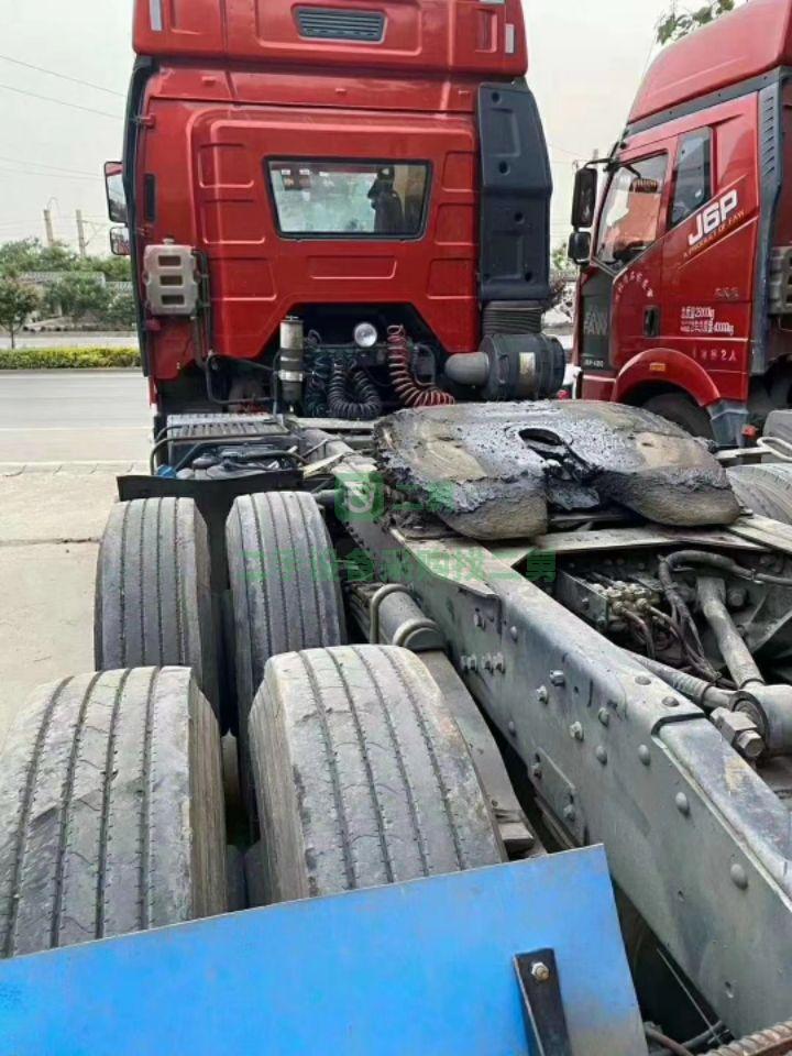 轉讓急售二手解放J6P420八成新牽引車