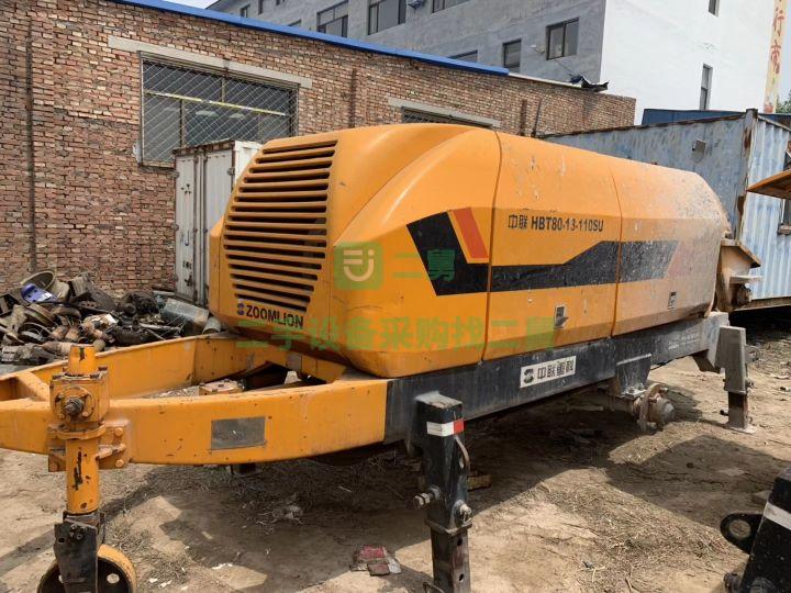 出售中聯(lián)重科運(yùn)送泵車(chē)