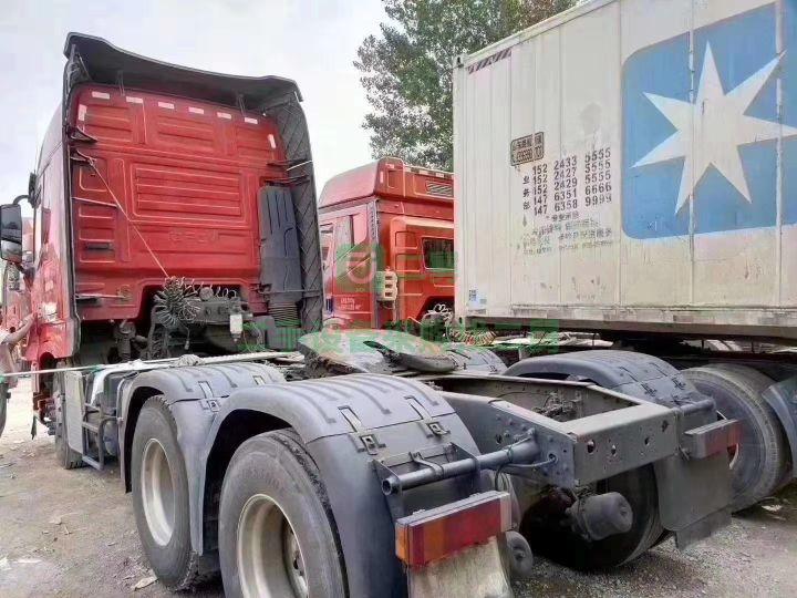 出售東風(fēng)天龍旗艦520馬力牽引車