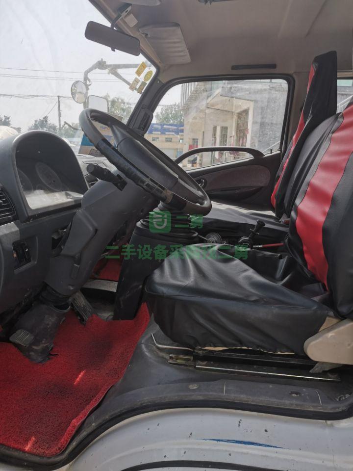 轉(zhuǎn)讓出售一臺六方重汽王牌攪拌車