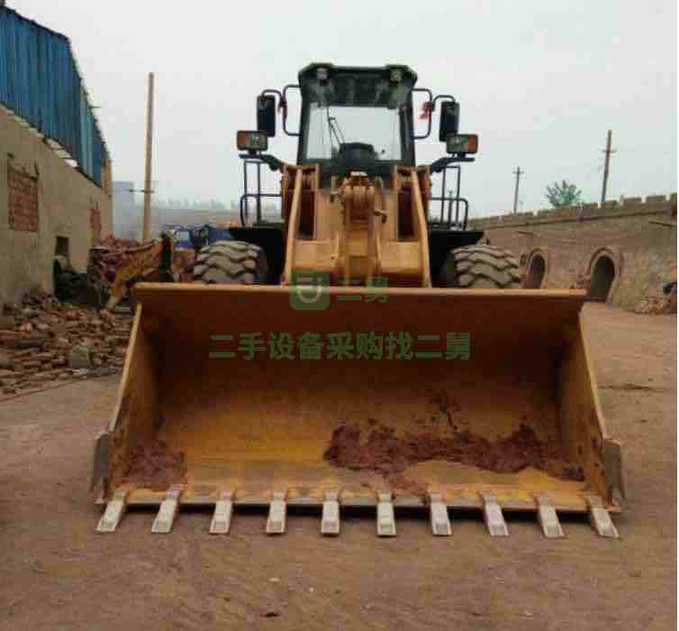磚廠老板一手好車裝載機(jī)出售