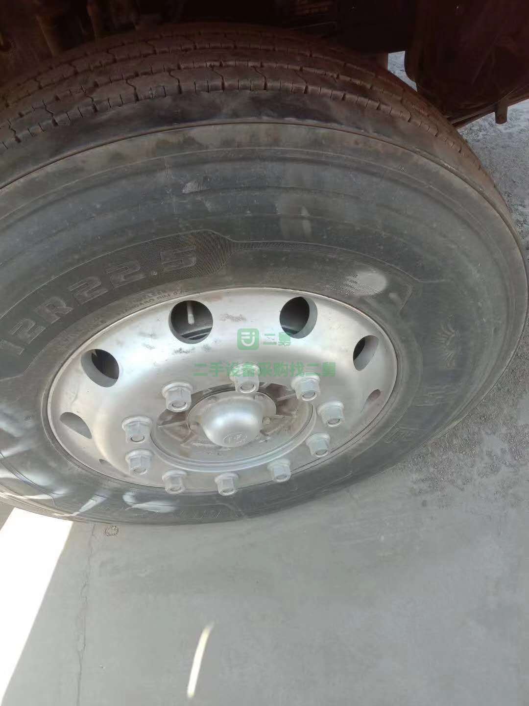 出售精品天然氣LNG牽引車 19年3月上路