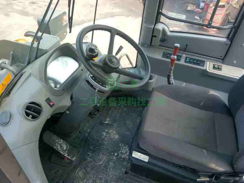 準新車臨工955F裝載機低價出售