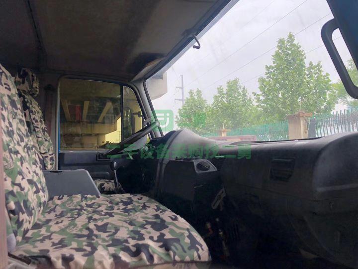 出售東風(fēng)145/10方原裝灑水車，康明斯六缸發(fā)動(dòng)機(jī)空調(diào)特別涼
