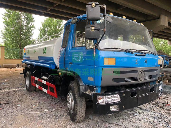 出售東風(fēng)145/10方原裝灑水車，康明斯六缸發(fā)動(dòng)機(jī)空調(diào)特別涼