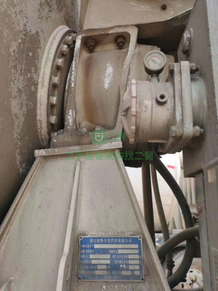 出售17年豪沃攪拌車，國五排放，要的抓緊了，亞特大二十
