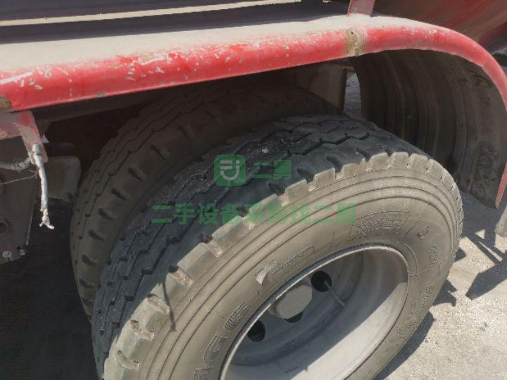 二手的16年40立方盛潤(rùn)罐車轉(zhuǎn)讓