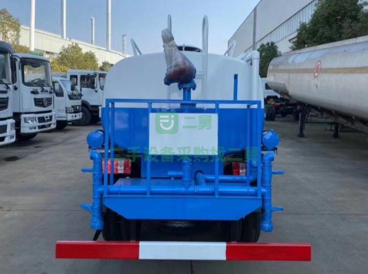 出售二手的九成新的灑水車