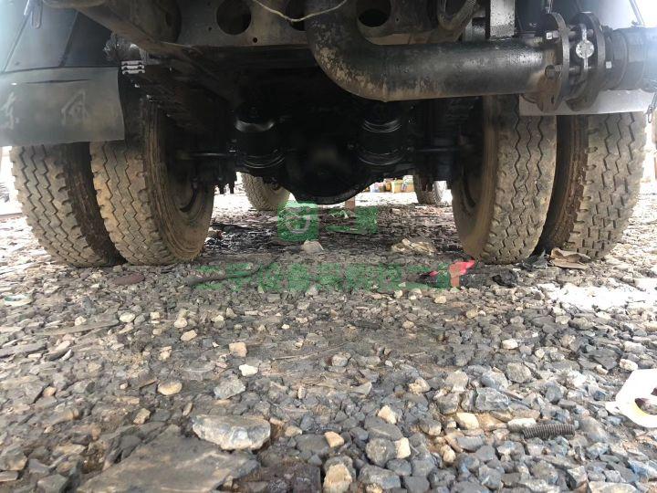 出售東風(fēng)145/10方原裝灑水車，康明斯六缸發(fā)動(dòng)機(jī)空調(diào)特別涼
