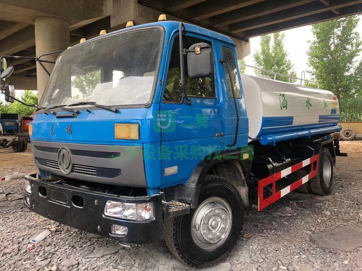 出售東風(fēng)145/10方原裝灑水車，康明斯六缸發(fā)動(dòng)機(jī)空調(diào)特別涼