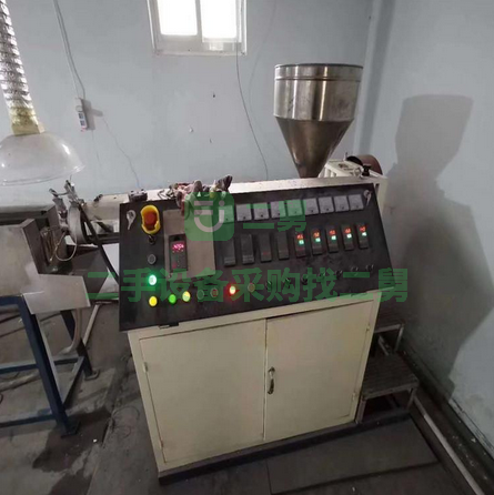 二手塑料擠出機(jī) 小型二手?jǐn)D出機(jī)轉(zhuǎn)讓