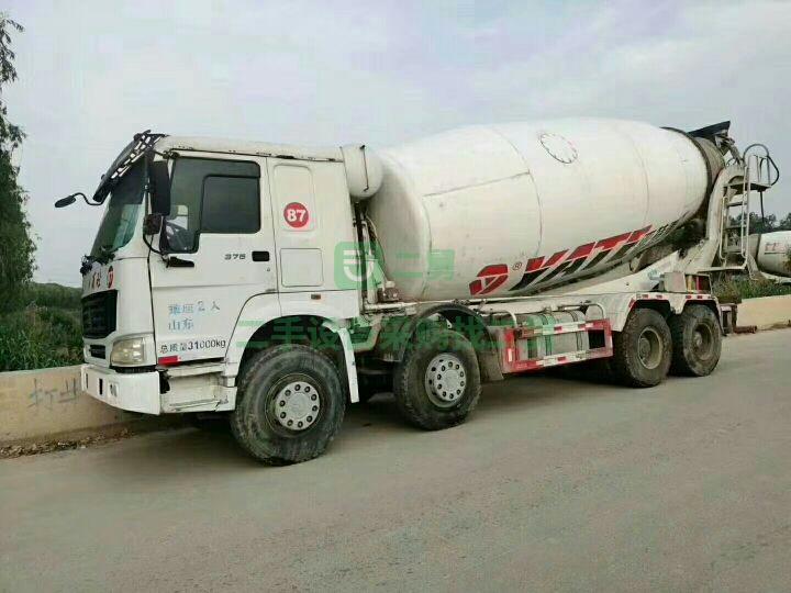 出售13年20方 國三，豪沃亞特攪拌車