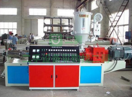 熱銷管材擠出機(jī) 塑料擠出機(jī) pvc擠出機(jī)