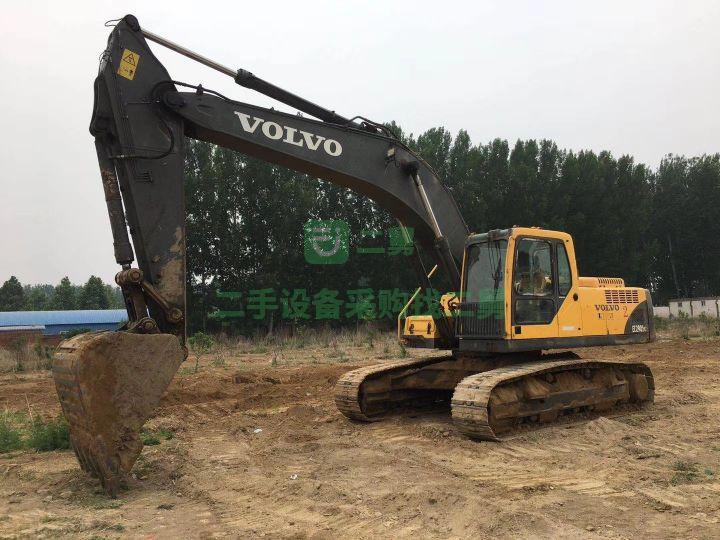 出售沃爾沃290挖掘機個人工地干活車