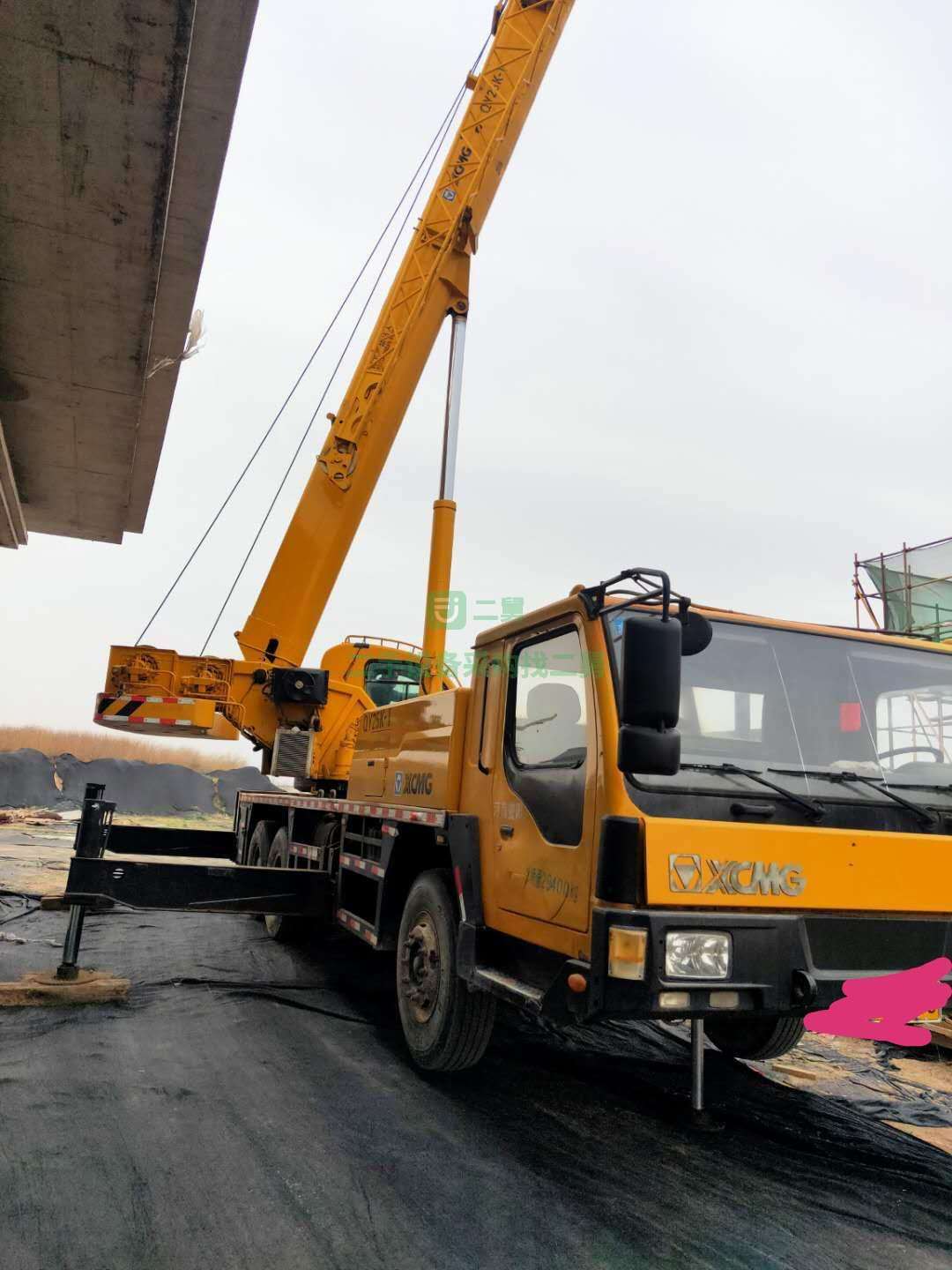 出售10年25噸吊車，手續齊全