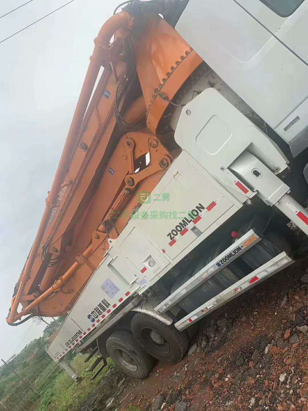 出售一臺(tái)14年中聯(lián)國四泵車 ，奔馳47米  干活車
