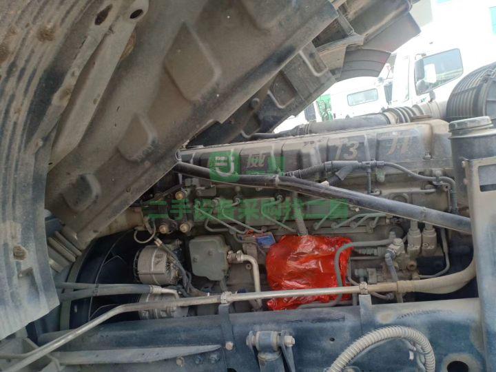 出售精品解放j6p新領航版  550馬力牽引車