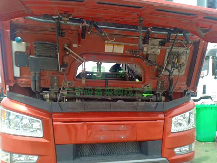 出售精品解放j6p新領航版  550馬力牽引車