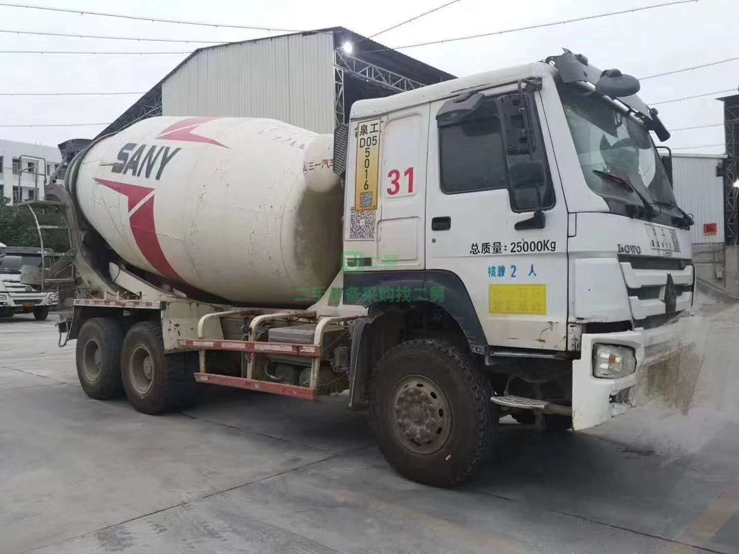 出售豪沃底盤三一上裝攪拌車，大12方14年12月份，15年干活，車況極品