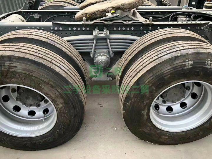 出售汕德卡540馬力帶液緩牽引車