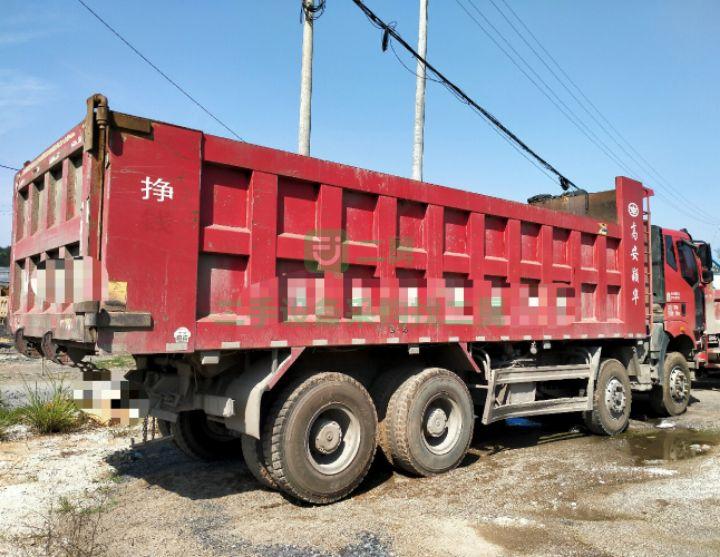出售二手的九成新的解放J6P自卸車
